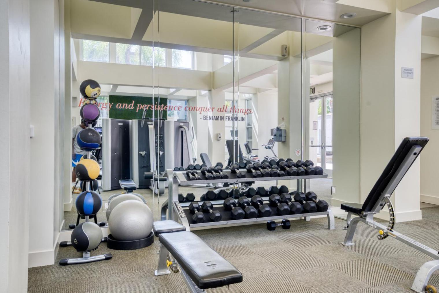 1br W Gym Cinema Nr Shops Sfo-871